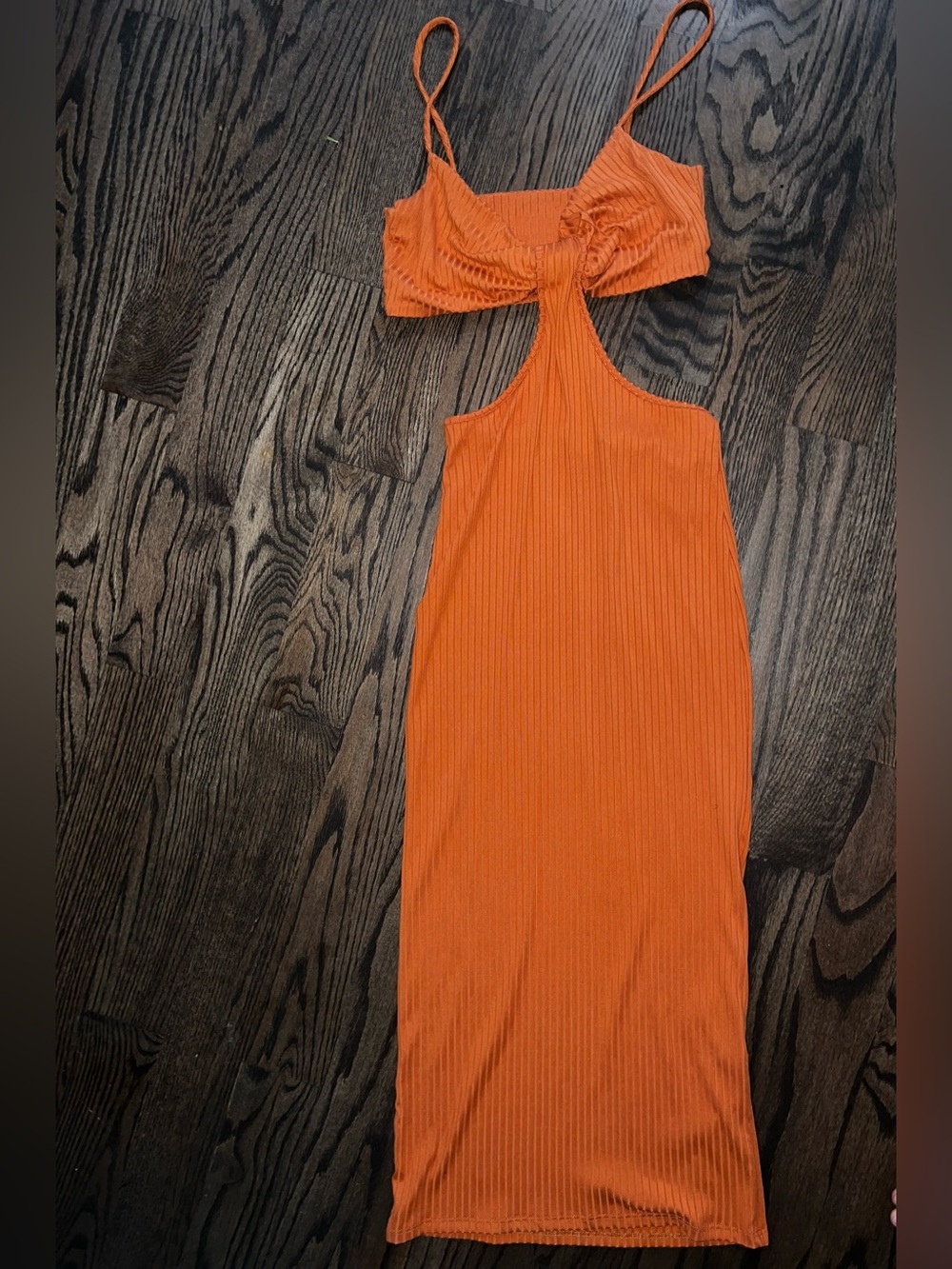 Pretty Little Thing - Midi cut-out ribbed orange dress - size medium